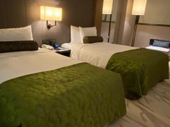 -上海滴水湖皇冠假日酒店