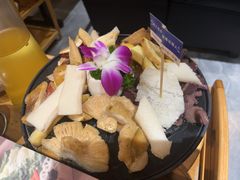 -一朵菌·野生菌探索家火锅(南亚店)