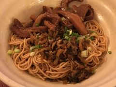 -佬钱湾仔(衣裳街店)