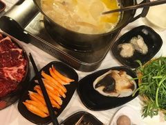 -鲜入围煮花胶鸡海鲜火锅
