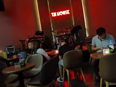 -TZ House音乐现场(来福士中心店)