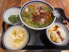 -云阿蛮云南生烫牛肉米线(奉贤路店)