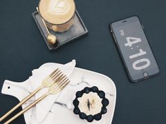 -UNI UNI(环亚凯瑟琳店)