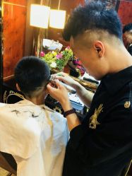 -侨治发型