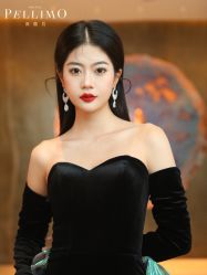 -派丽莫Pellimo原创设计婚纱品牌