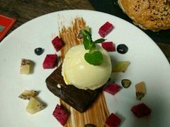 -HIGH FIVE哈福手工汉堡(桂林路店)