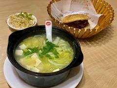 -闫家驴肉老店(华电一校店)