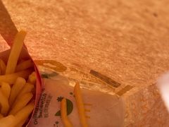 -麦当劳(上海虹桥站30B检票口楼上)