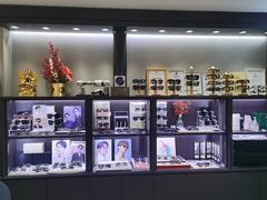 -宏宇眼镜蔡司依视路折扣店(兆佳眼镜城店)