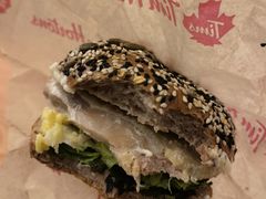 蛋香鸡腿肉贝果-Tims天好咖啡·贝果(东方广场店)