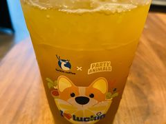 轻咖柠檬茶-瑞幸咖啡(大连罗斯福广场一层店)