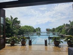 -亚龙湾喜来登·美景台大堂吧