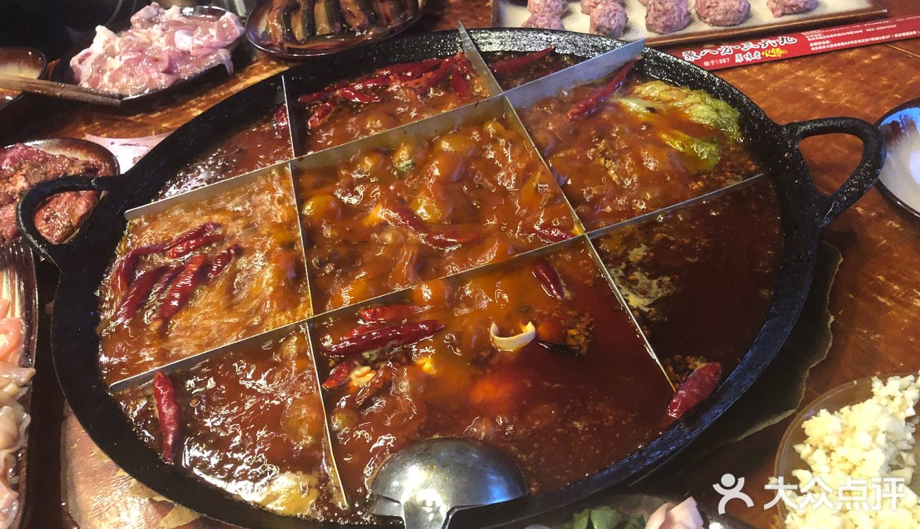 味道也还行比其他火锅只有景没有味道的好