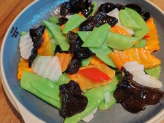 -云海肴·汽锅鸡·云南菜(天山百盛优客店)