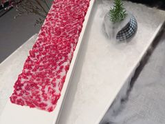 L5级手作鲜切雪花-左庭右院鲜牛肉火锅黑金店(陆家嘴中心店)