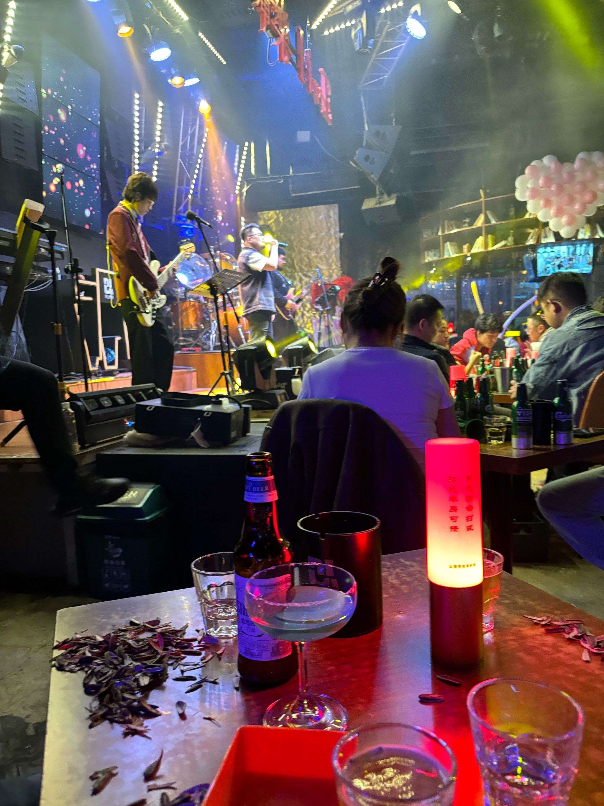 酒吧坐散台很丢人吗,酒吧坐散台感觉好丢人 酒吧坐散台很丢人吗,酒吧坐散台感觉好丢人