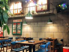 大堂-超越炭火牛蛙火锅鸡(河东店)