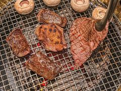 -铭牛烧肉·和牛海鲜自助(高新月牙湖店)