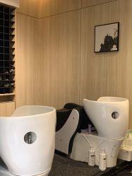 -HAIR CORNER
