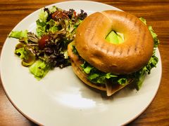 牛油果鸡肉贝果-VESH COFFEE(定西路店)