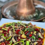 依然不涨价，开店五年锅底18元，料碗8元1位