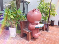 店家门口的读书熊-素心小筑(后沙裕镇店)