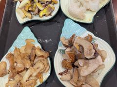 -菌之家·专业纯野生菌火锅·特色炒菌