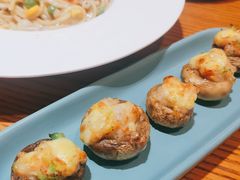 芝士鲜虾焗小蘑菇-SEN CASTLE城堡西餐(创意设计中心店)