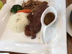 -汽车博物馆主题餐厅
