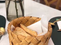 法式香蒜面包配松子罗勒酱-开间茶馆·围炉煮茶