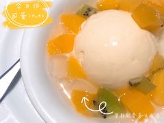 果粒配香草冰激凌-萨莉亚意式餐厅(杭州滨江天街店)