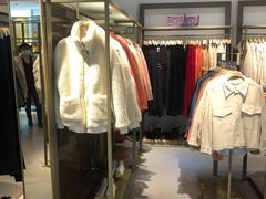 -URBAN REVIVO(北京斯普瑞斯奥特莱斯店)