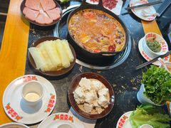 -憨孃孃·重庆老火锅(红山黑金店)