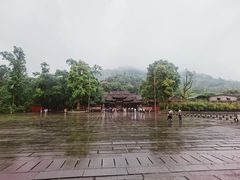 -峨眉山报国寺