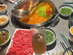 -伴山牛贵州黄牛肉火锅·苗疆非遗艺术餐厅(上海首店)