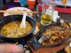 -路边边地标烧烤·川菜·小龙虾·音乐酒馆(良乡长虹店)