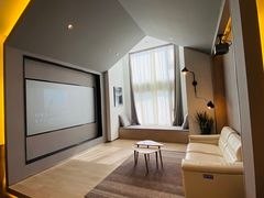 -上海虹桥中心爱琴海亚朵S酒店