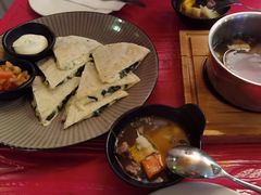 經典菠菜蘑菇芝士餅-Pistolera Mexican Cantina女枪手墨西哥餐厅(碧云路店)