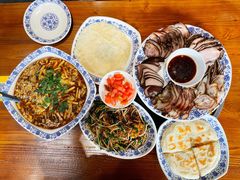 -老天桥酱肉烧饼夹肘子(天桥店)