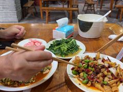 -茅屋大酒店