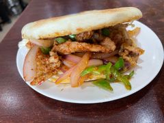 孜然肉夹馍-汉思肴 热面皮(虬江路店)