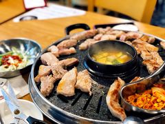 -江南猪肉商会无限续吃(弘大店)
