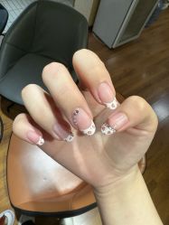 -甲·铺轻奢美甲美睫