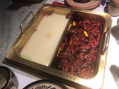 -尚尚仙·酸汤猪手·猪肚鸡火锅(华联万柳购物中心店)