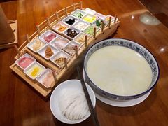 -香麒园·过桥米线·南湖雅宴