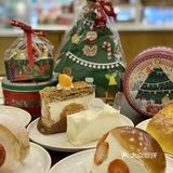 见过圣诞🎄氛围这么浓的蛋糕房吗？