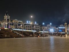 -蟠龙山体育场-西北门地上停车场