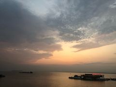 -巴陵广场