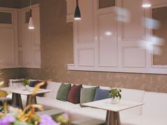 卡座-潮一不贰·法式甜品·生日蛋糕·西式简餐(外滩店)