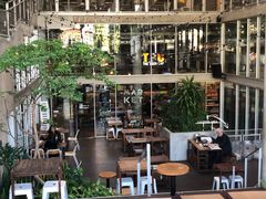 -ROAST coffee & eatery